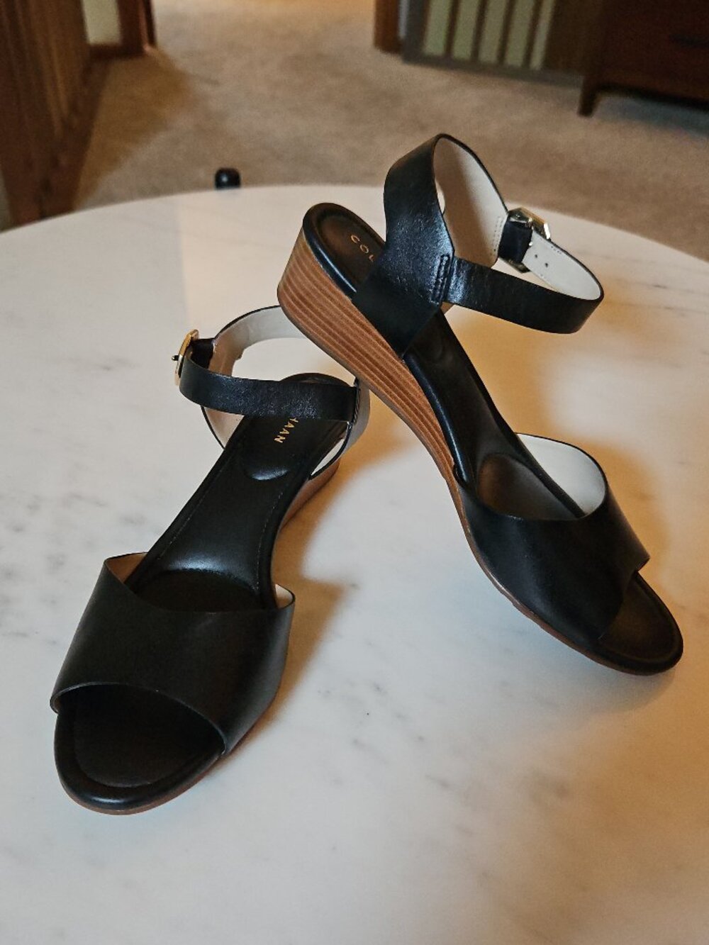 Cole Haan NEW Black leather Sandals. 8